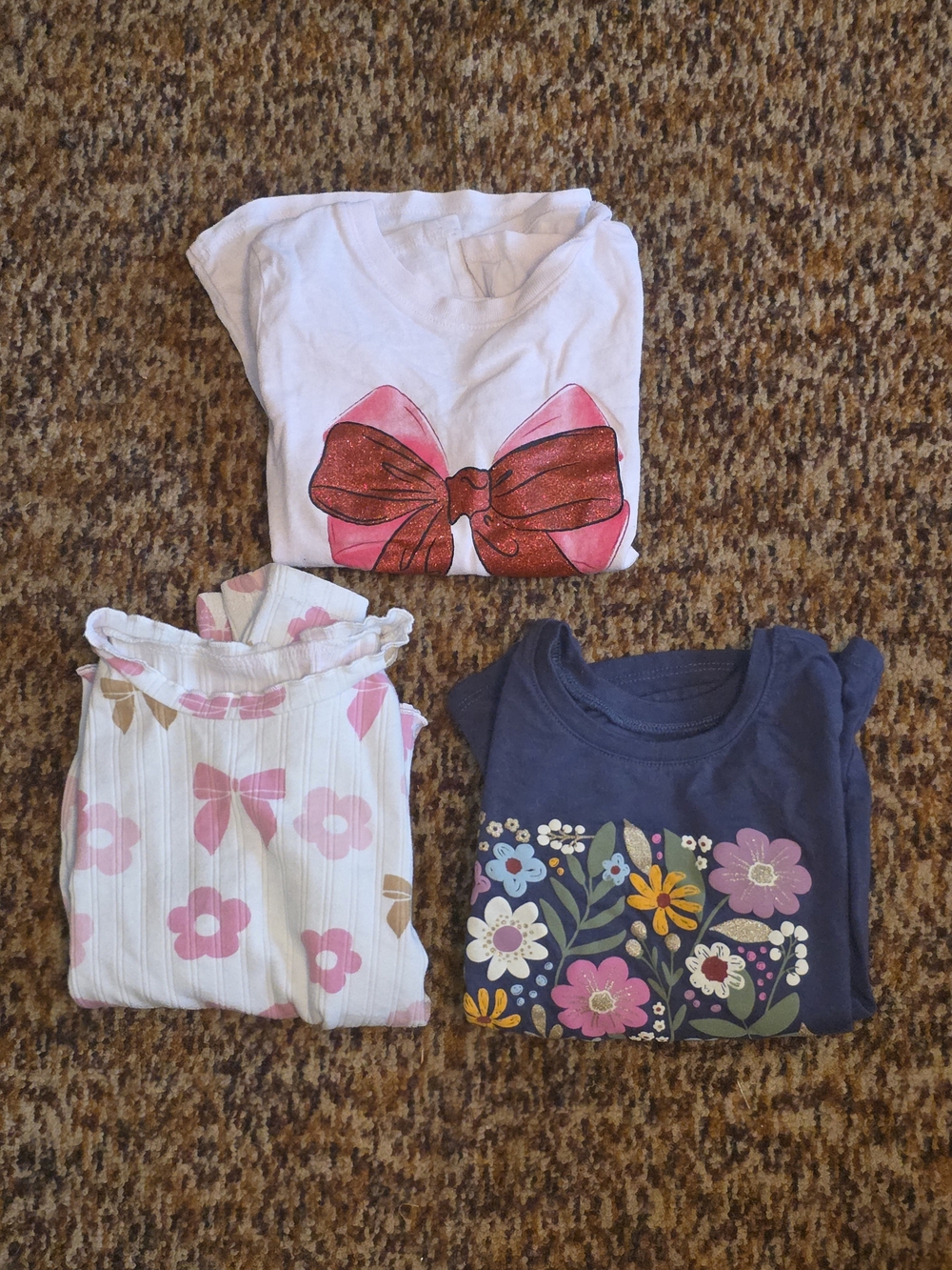 Girls White Tee with Pink Glitter Bow Graphic - Brand Unknown